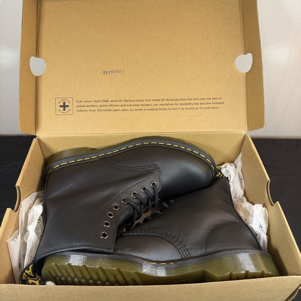 NWB Dr Martens 1460 Softy T Leather Lace Up Boots Black Men 8 Women 9 - Picture 2 of 12